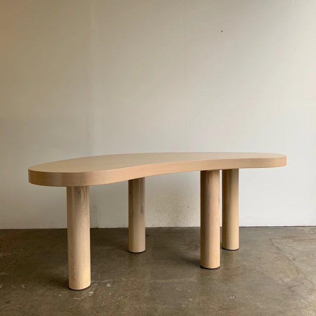 W70 D39.5 H29.5 KC26.5 Curvy slightly amorohic desk built in house for staging. This desk is made of solid and veneered...