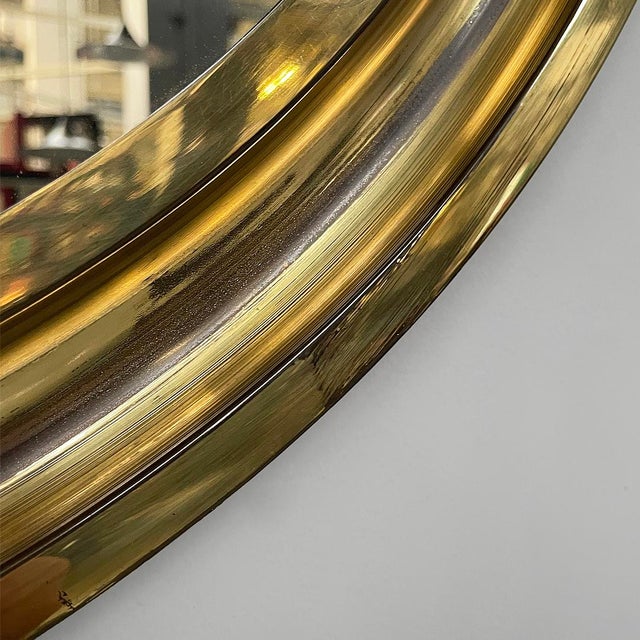 Mid-Century Modern Italian Round Wall Mirror in Brass, 1950s For Sale - Image 9 of 10