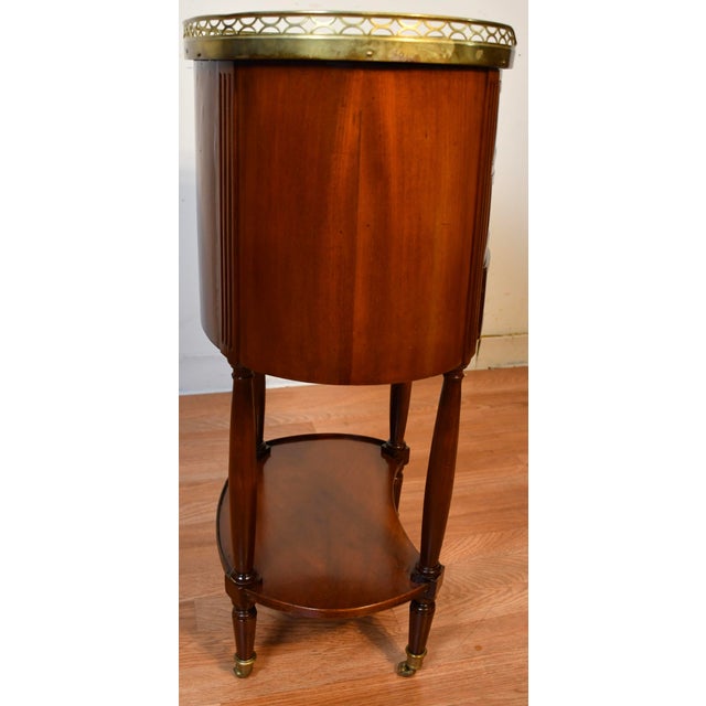 We are pleased to offer this beautiful Antique French Louis XV Nightstand / side table, from the 1910 Made of mahogney...