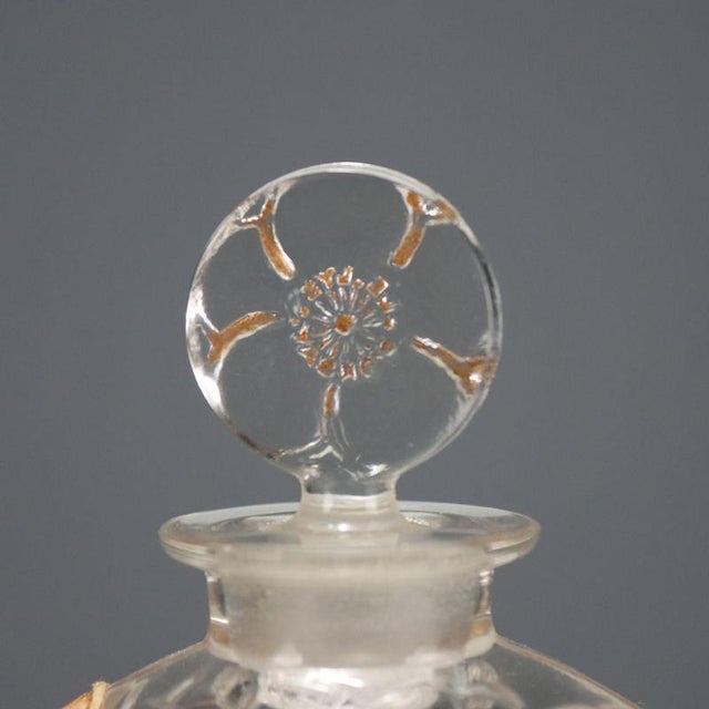 Le Lys Bottle by René Lalique for Dorsay For Sale - Image 3 of 7
