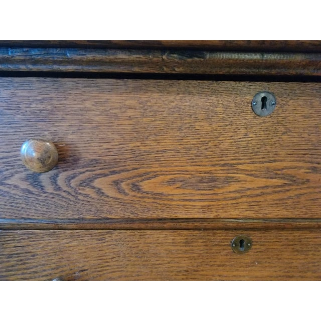 Antique Quarter-Sawn Tiger Oak Tall Chest / Highboy, C. 1905–1915, Five Drawer Dresser For Sale In Philadelphia - Image 6 of 9