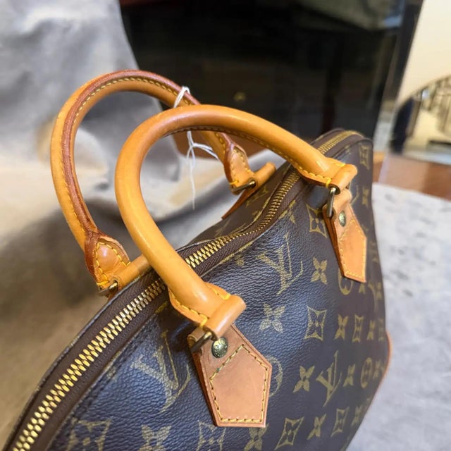 A Late 20th Century Louis Vuitton Monogram Canvas Alma Hand-Bag For Sale - Image 13 of 16