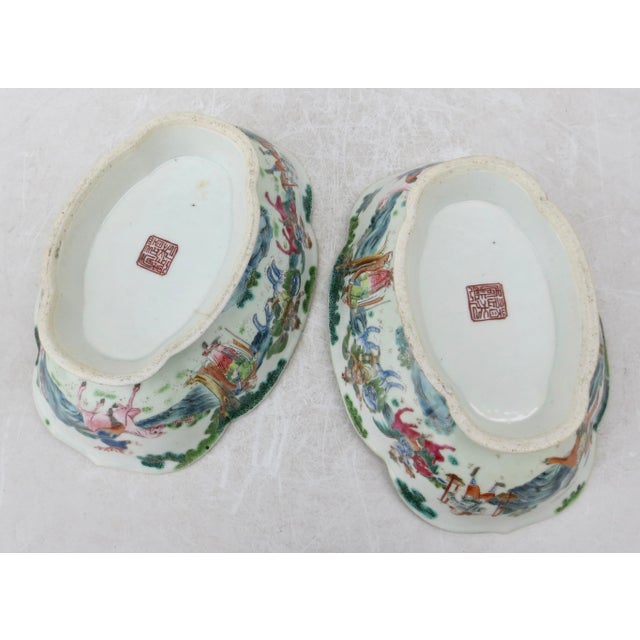 Mid 19th Century Pair of Antique Chinese Rose Medallion Bowls- A Pair of 2 For Sale - Image 5 of 17