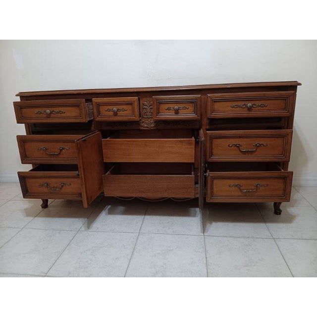Brown 1980s Dixie Wood Dresser French Provincial 10 Drawer Cherry For Sale - Image 8 of 9