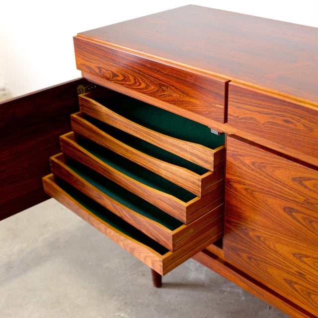Faarup Møbelfabrik Model Fa66 Rosewood Sideboard Designed by Ib Kofod-Larsen For Sale - Image 15 of 16
