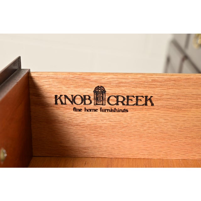 Ethan Allen Knob Creek Georgian Carved Mahogany Lighted Breakfront Bookcase Cabinet For Sale - Image 9 of 18