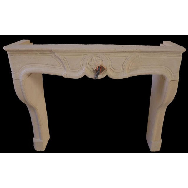 20th Century French Louis XV Limestone Fireplace with Floral Medallion For Sale - Image 3 of 7