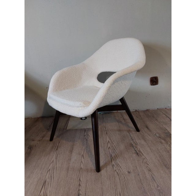 Vintage Shell Armchairs in White Curly Fabric by Miroslav Navratil for Cesky Nabytek, Czech, 1960s, Set of 2 For Sale - Image 9 of 13