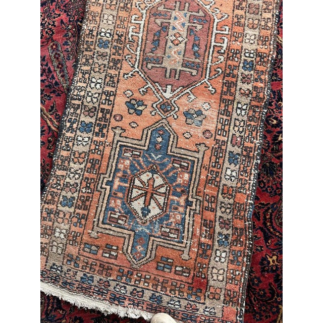 1930s 1930s Tribal Butterflies in the Border DUSTY CANTALOUP & Merlot Hues Rug 2.10 x 10.6 For Sale - Image 5 of 8