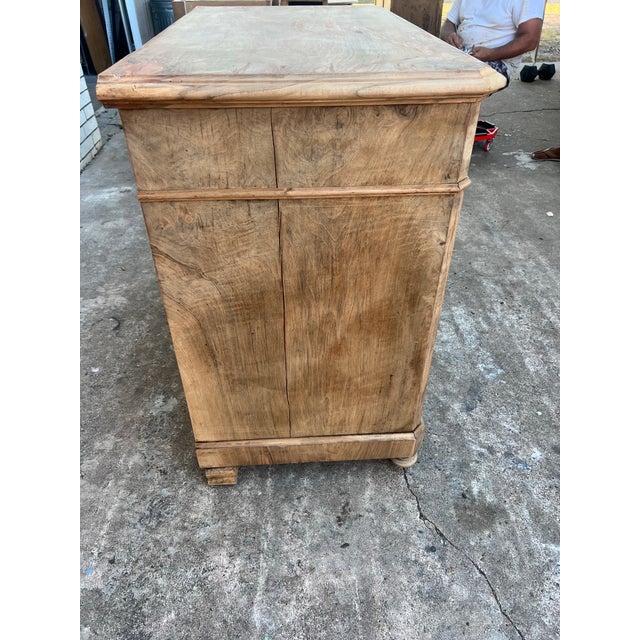 Brass French 19th Century Louis Philippe Bleached Burl Walnut Commode For Sale - Image 8 of 12
