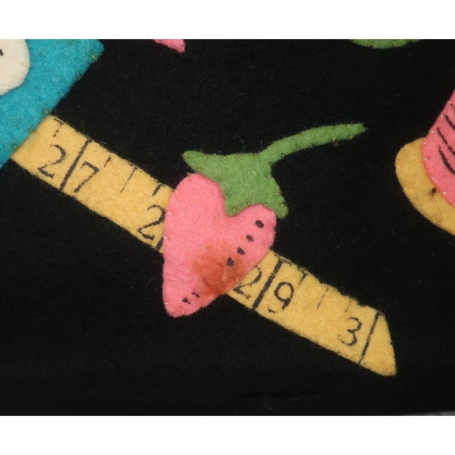 Textile Novelty Sewing Theme Felt Tote Handbag, 1950's For Sale - Image 7 of 14