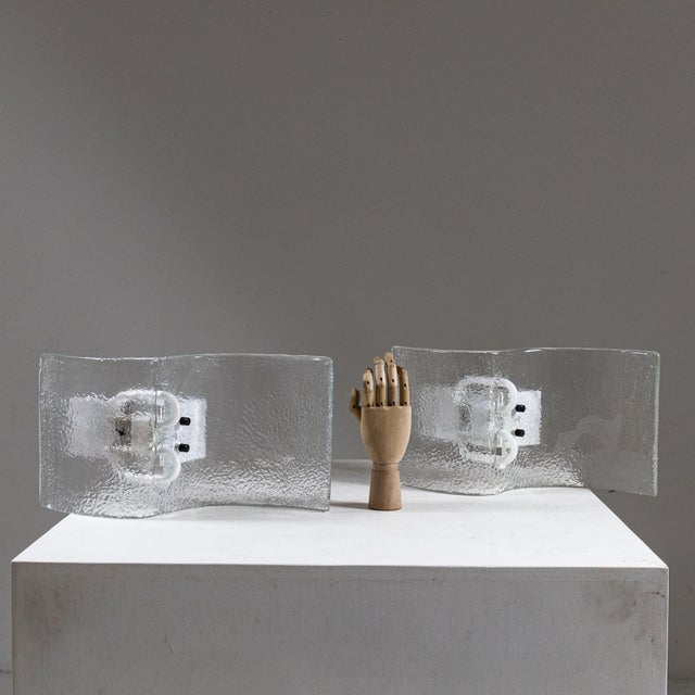 1970s Italian Curved Hammered Glass Wall Lamps, 1970s, Set of 2 For Sale - Image 5 of 8