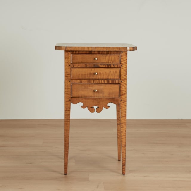 Traditional Pair of Antique American Federal Tiger Maple Stands For Sale - Image 3 of 18
