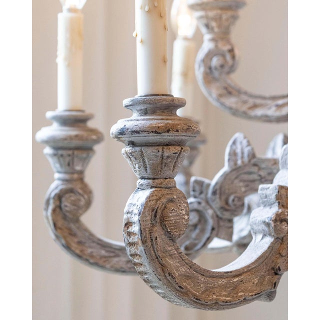 Mid 20th Century French Carved and Painted Wood Twelve-Light Chandelier For Sale - Image 4 of 18