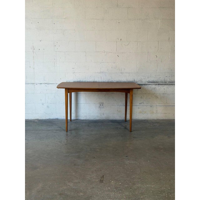 Mid-Century Modern Classic Oak Fixed-Top Rectangular Dining Table With Tapered Legs Mid-Century Modern 1960s For Sale - Image 3 of 10