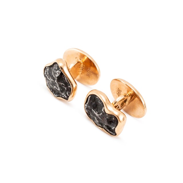 Brand: Jorge Adeler Gender: Men's Metal Type: 18K Rose Gold Length: 0.50 inches Width: 1.90 mm Weight: 6.45 grams Men's...