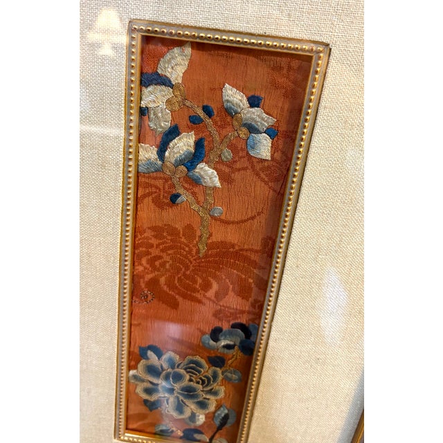 Chinese Early 20th-Century Embroidered Silk Panel in Giltwood Frame For Sale - Image 3 of 4