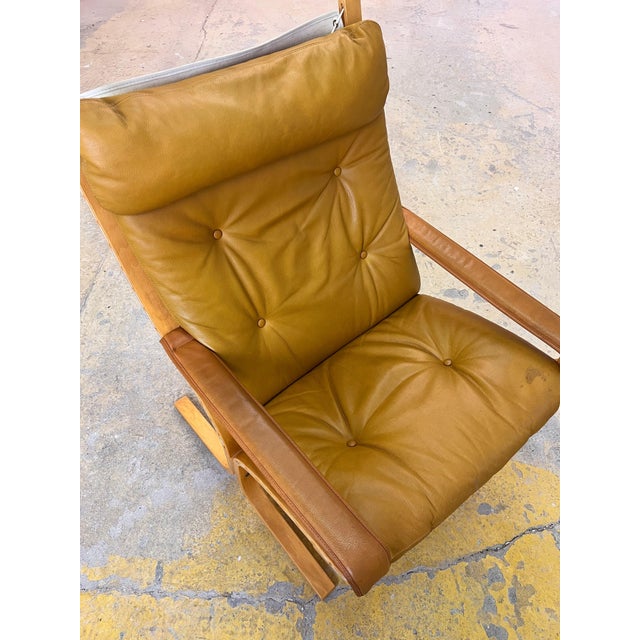 This Siesta armchair is a true design icon from Norway, a striking piece that will perfectly complement your interior....