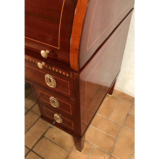 Late 18th Century 1780 French Louis XVI Mahogany Rolltop Desk For Sale - Image 5 of 10