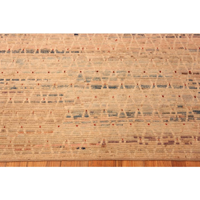 Modern Contemporary Rug, Country of origin: Central Asia, Circa date: Modern
