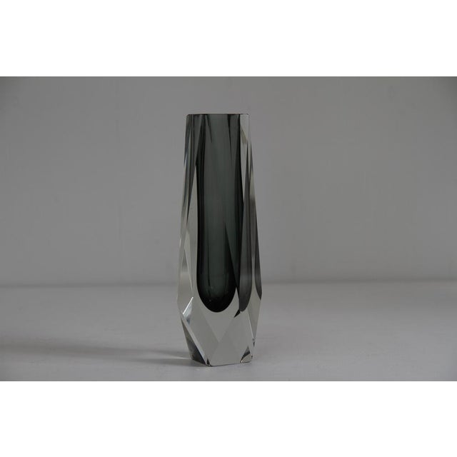 Gray Italian Murano Faceted Sommerso Glass Vase by Flavio Poli for Alessandro Mandruzzato, 1970s For Sale - Image 8 of 16
