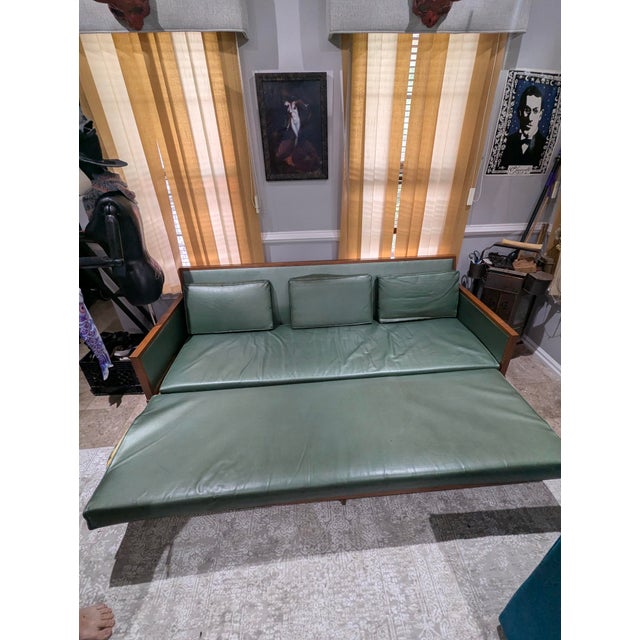 Stunning Emerald Green Mid-Century Modern Trundle Couch Sofa MCM For Sale In Philadelphia - Image 6 of 8