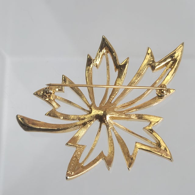 Vintage Napier 1980s Gold Maple Leaf Brooch Faux Pearl Rhinestone Statement Pin For Sale - Image 12 of 17