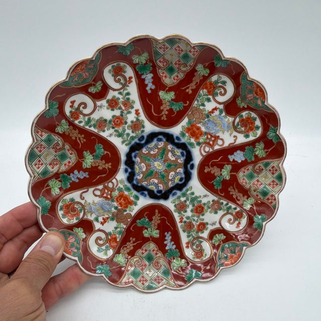 Ceramic 19th Century Japanese Meiji Imari Scalloped Porcelain Cabinet Plate - 8.5" For Sale - Image 7 of 14