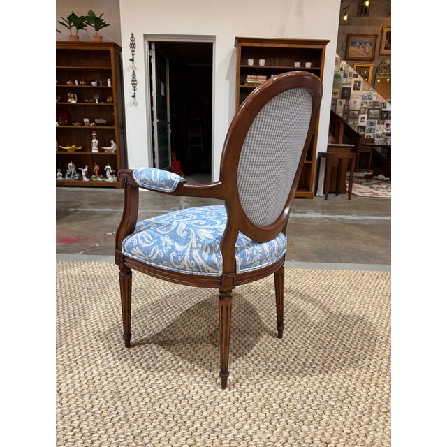 French Pair of Louis XVI Style Fauteuils Carved Walnut Arm Chairs Blue White Damask Floral For Sale - Image 3 of 8