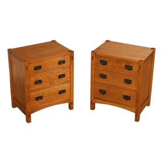 Stickley Mission Collection Pair Of Oak Three Drawer Nightstands For Sale