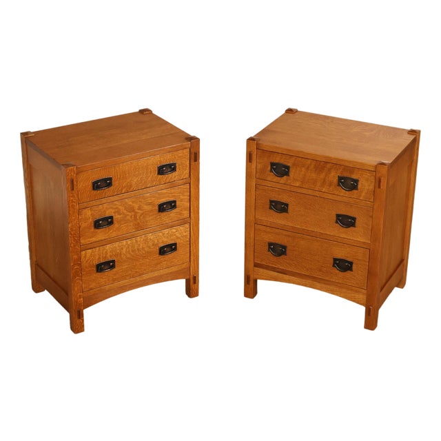 Stickley Mission Collection Pair Of Oak Three Drawer Nightstands For Sale