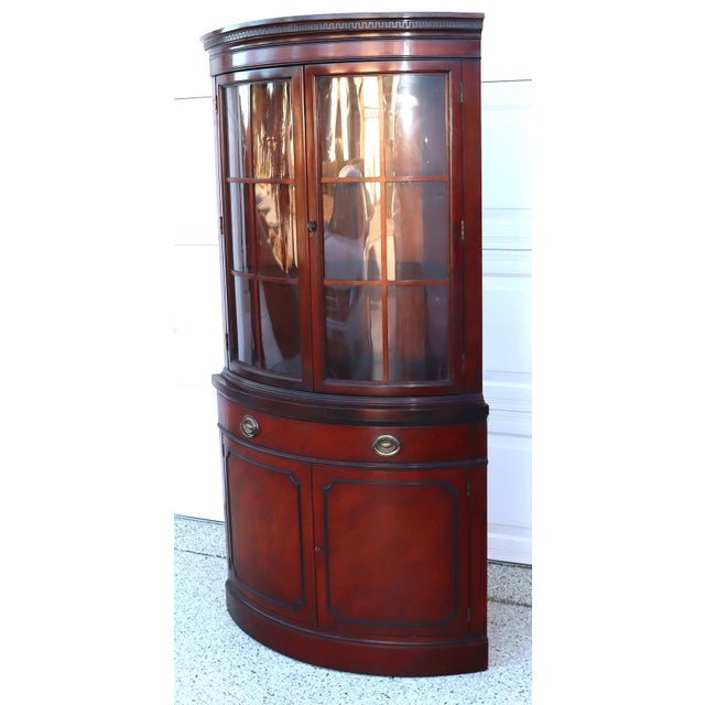 WELCOME AND THANK YOU FOR TAKING THE TIME TO LOOK!! Absolutely gorgeous, Stunning, Drexel corner cabinet in good condition...