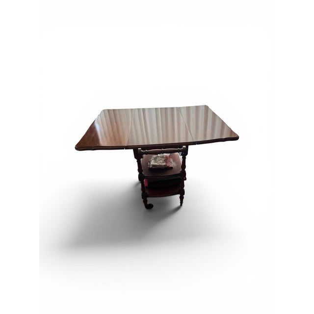Queen Anne 1980s Mid-Century Mahogany Tea Cart / Bar Cart With Extension Leaves and Table Pads For Sale - Image 3 of 6