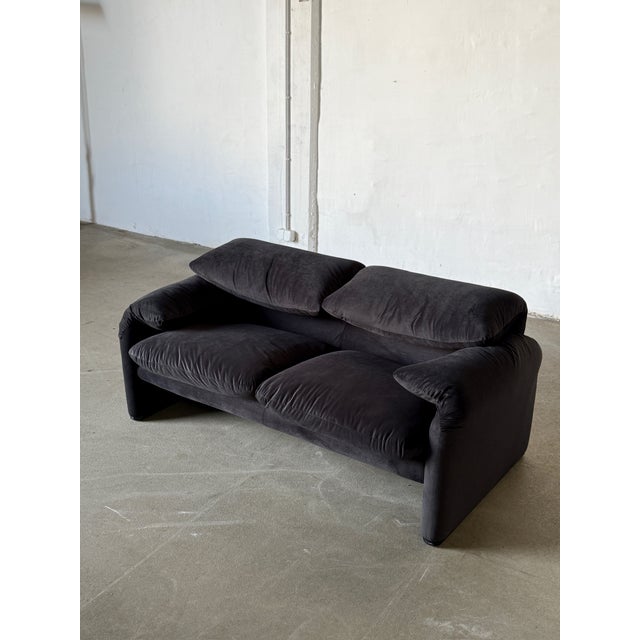 1970s Maralunga 2-Seater Sofa, Reupholstered in Black Velvet Attributed to Vico Magistretti for Cassina For Sale In New York - Image 6 of 6