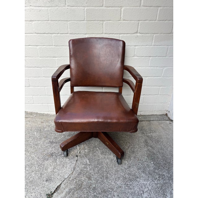 Midcentury Modern 1940s Leather Vintage Swivel Office or Library Desk Chair For Sale In Los Angeles - Image 6 of 8
