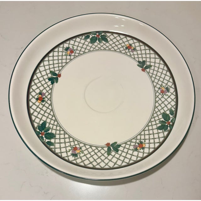 This vintage two-piece chip and dip set from Mikasa, part of their Heritage Christmas Story Collection, is as practical as...