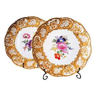 Decorative Bowls in Polychrome Floral Decoration and Gilded Rim from Meissen Porcelain, 1960s, Set of 2 For Sale