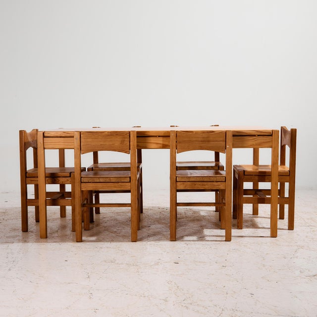 Hongisto’ pine dining set from the 1960s designed by Ilmari Tapiovaara for Laukaan Puu. The set includes exciting details...