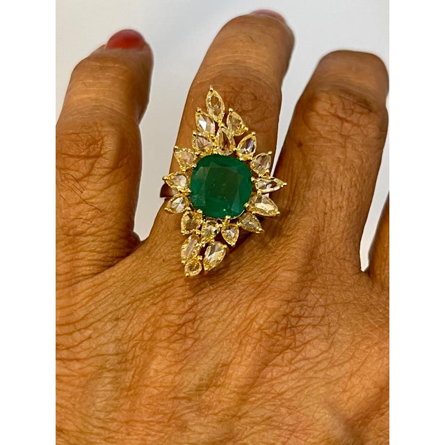 5.82 Ct Natural Colombian Cushion Cut Emerald & 3 Ct RoseCut Diamond Ring 18 Kt For Sale - Image 4 of 8