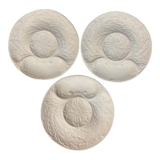 Early 21st Century Majolica Style Artichoke Plates From Portugal - Set of Three For Sale