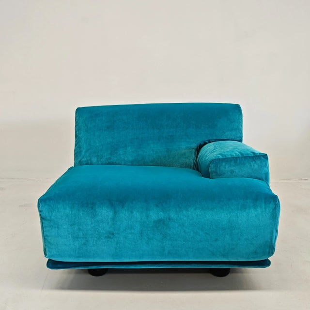 Blue Large Modular Sofa in Light Blue Velvet by Vico Magistretti for Cassina, 1980s, Set of 8 For Sale - Image 8 of 18