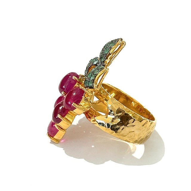 Bochic "Orient" Ruby, Emerald & Sapphire Vintage Cluster Ring Set 18K & Silver For Sale - Image 4 of 18