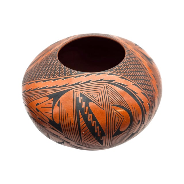 Signed Yolanda Quezada Mata Ortiz Polychrome Ceramic Vessel Casas Grandes 10" For Sale - Image 9 of 12