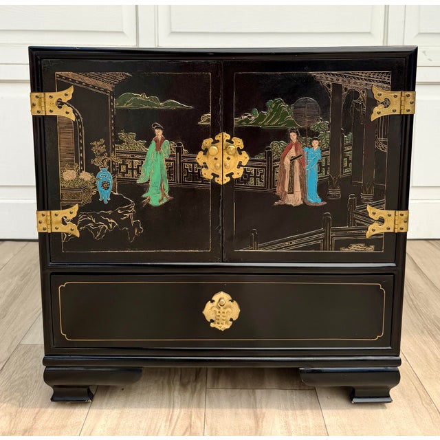 Vintage Chinese Hand-Painted Black Lacquer Chinoiserie Nightstand Side Cabinet For Sale - Image 13 of 17