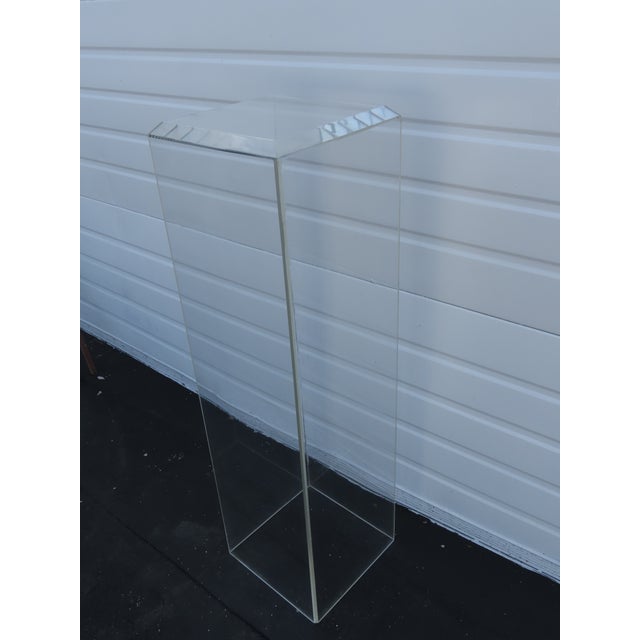 Lucite Tall Flower Statue Stand Pedestal Table 6419 For Sale In Miami - Image 6 of 11