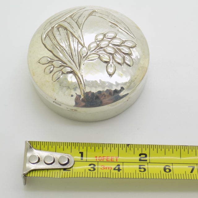 Silver Vintage Italian Handmade Genuine Silver Hammered Round Pill Snuff Trinket Brandimarte Premium Italian Brand Box, Made in Florence (Firenze, Tuscany) For Sale - Image 8 of 8