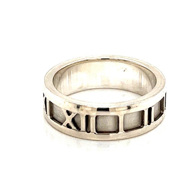 Metal 1990s Tiffany & Co Estate Sterling Silver Ring Size 5.25 For Sale - Image 7 of 9