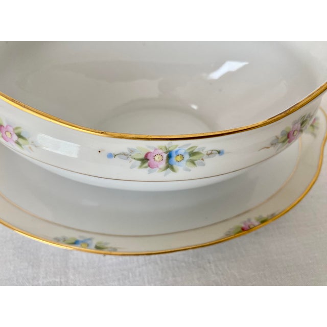 Ceramic Early 20th Century Noritake Sedan Gravy Boat Attached Underplate Nippon Hand Painted M Wreath Excellent Condition For Sale - Image 7 of 11