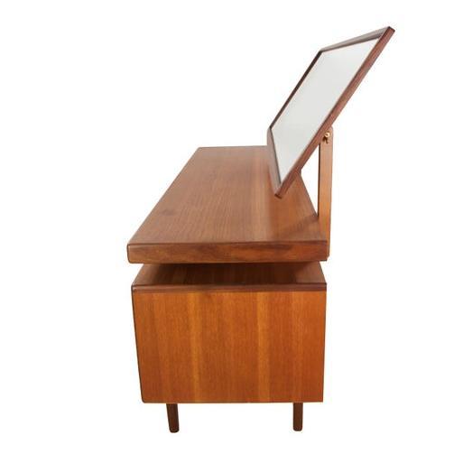Mid-Century Modern G-Plan "Fresco" Dressing Table or Desk by Victor Wilkins, English, Ca. 1960 For Sale - Image 3 of 4