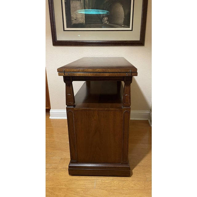 Vintage 1960s Henredon Bar Cart or Server With Flip Top Extension and Brass Hardware For Sale - Image 10 of 12